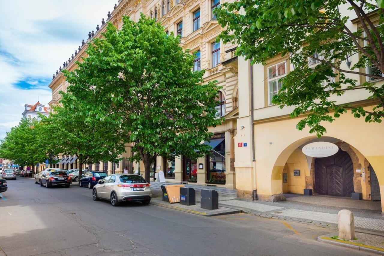 Apartments Almandine Prag Exteriör bild